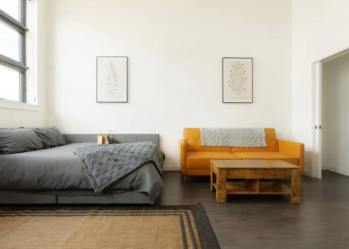 Above The Roots - Elegant And Bright Apartamento Washington